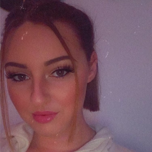 Meet your Posher, Katelyn - Picture 1 of 1